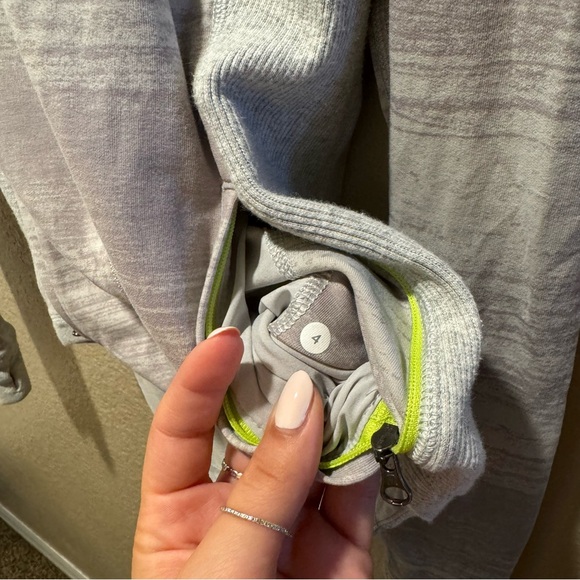 Lululemon Post Sweat Pullover Hooded Sweater size 4 - Picture 8 of 9